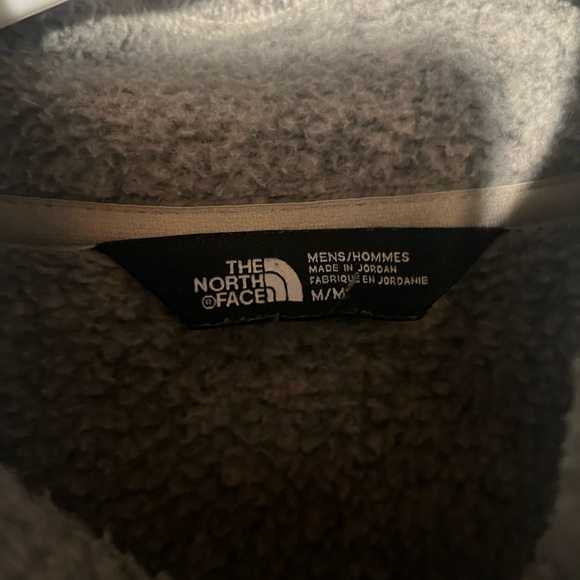 North Face Pullover - Picture 5 of 7